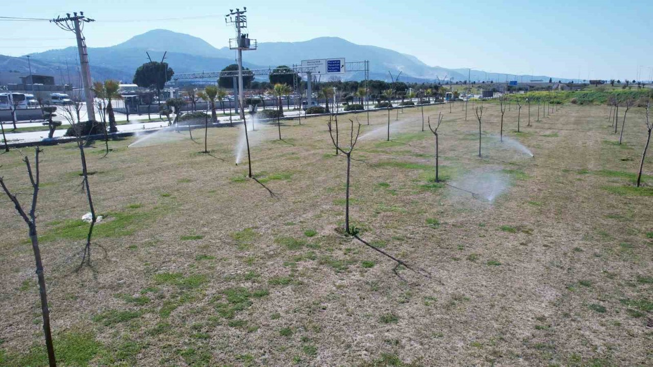 Manisa’da yeşil alanlarda akıllı sulama dönemi başladı
