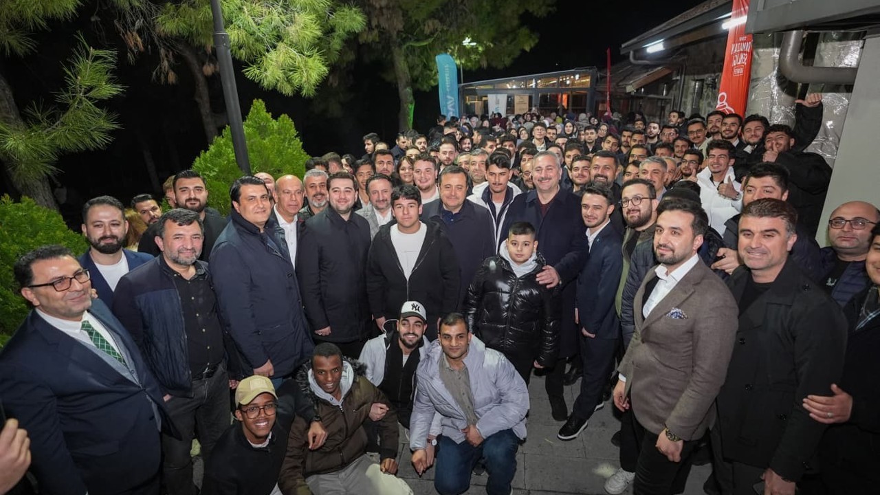 Başkan Yılmaz TÜGVA’lı gençlerle sahurda buluştu
