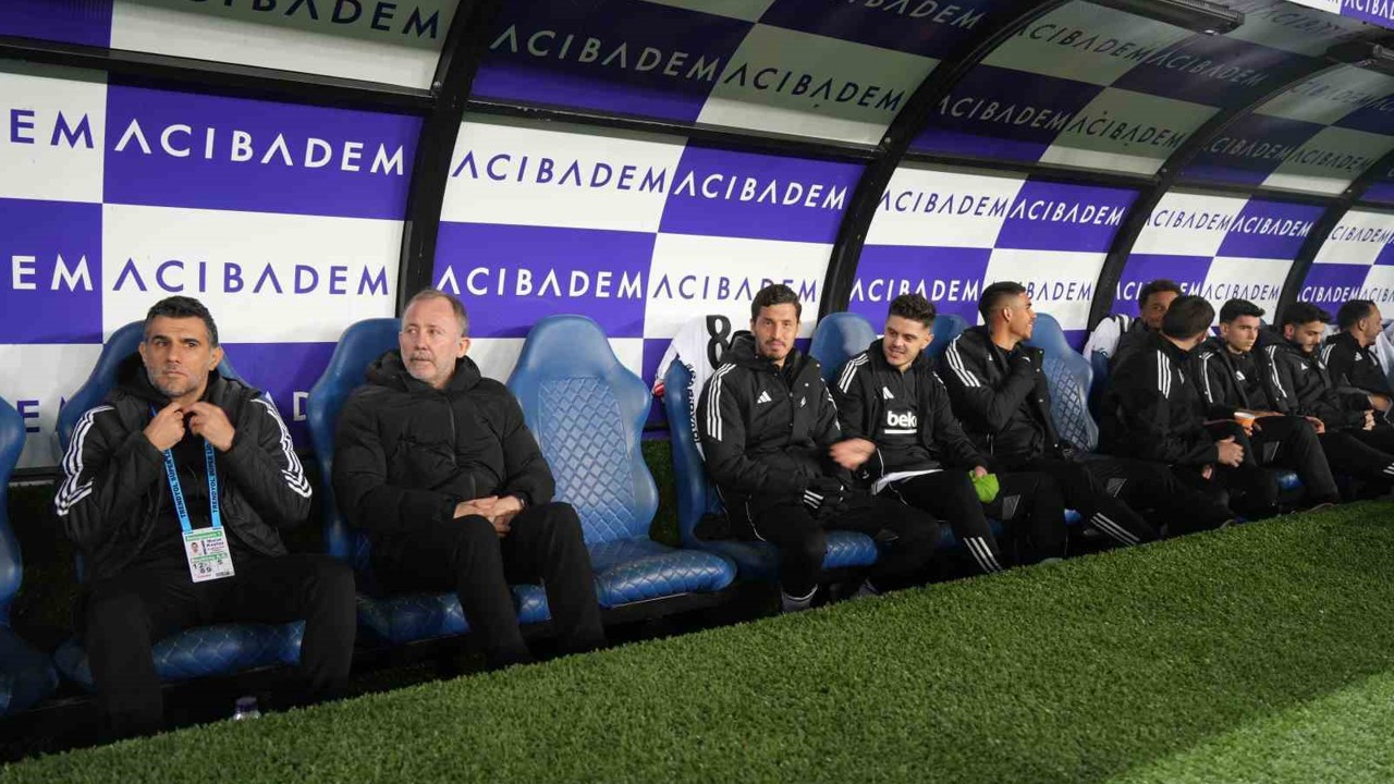 Trendyol Süper Lig: Gençlerbirliği: 0 - Beşiktaş: 0 (Maç devam ediyor)
