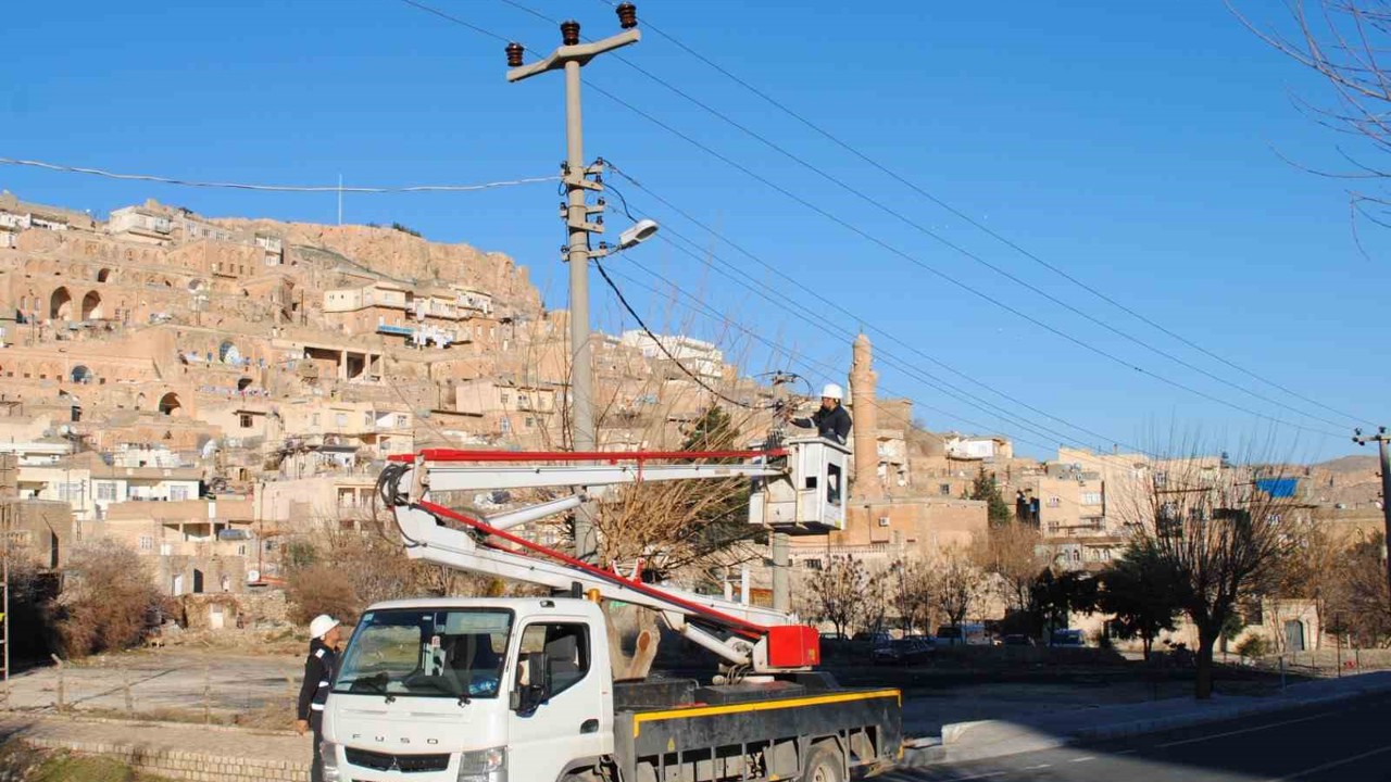 Dicle Elektrik Mardin’de aydınlatma altyapısını güçlendirdi
