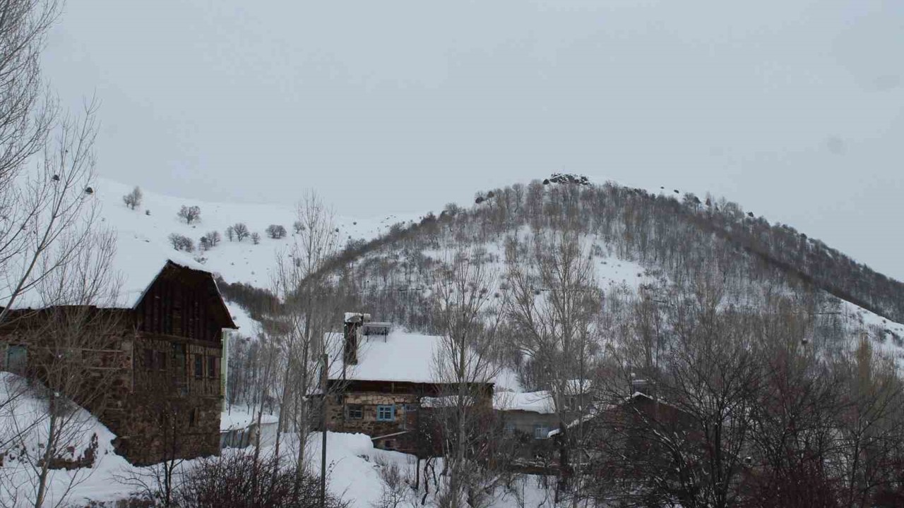 Bayburt’ta karla karışık yağmur, yüksek kesimlerde kar bekleniyor
