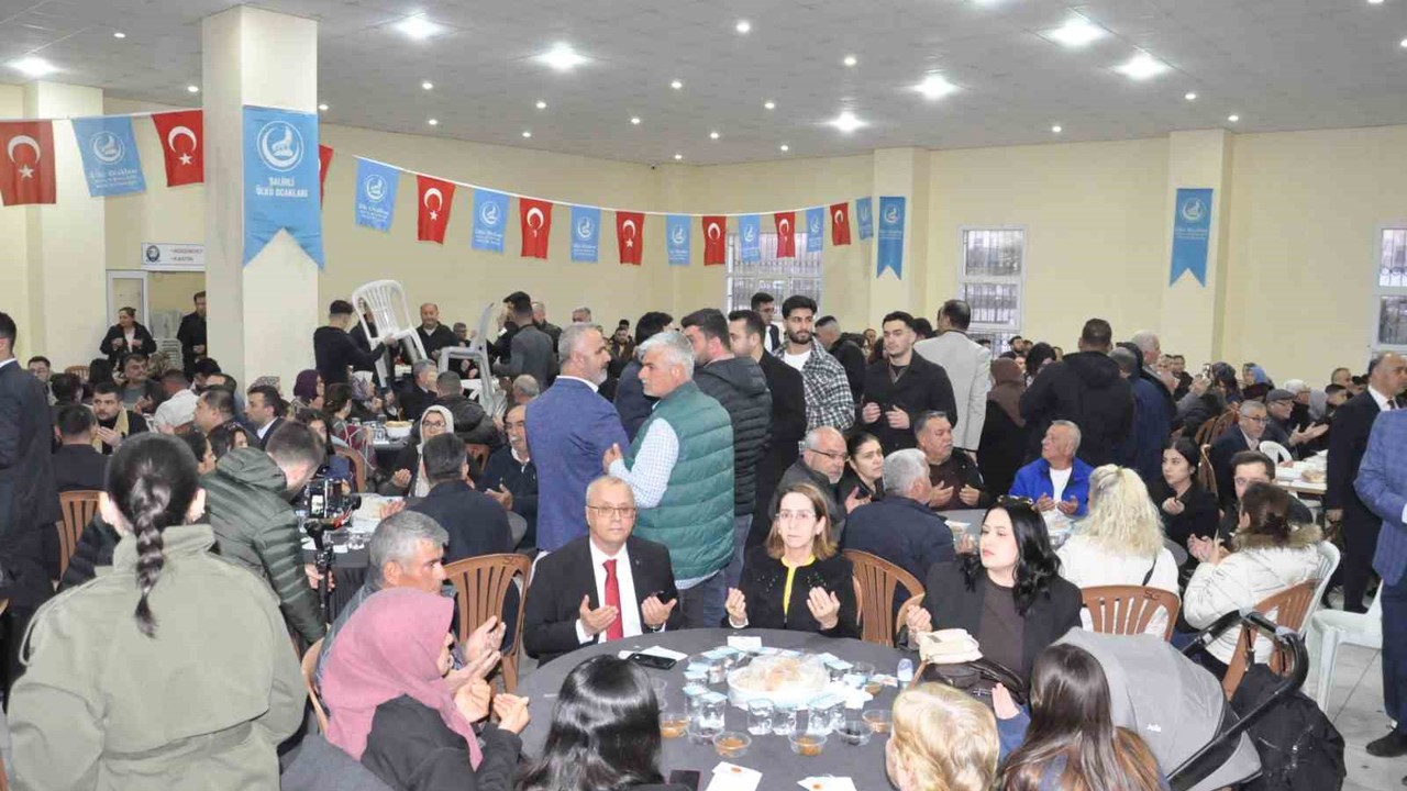 Salihli’de Ülkü Ocakları tarafından Şehitler İçin Vefa Sofrası Kuruldu
