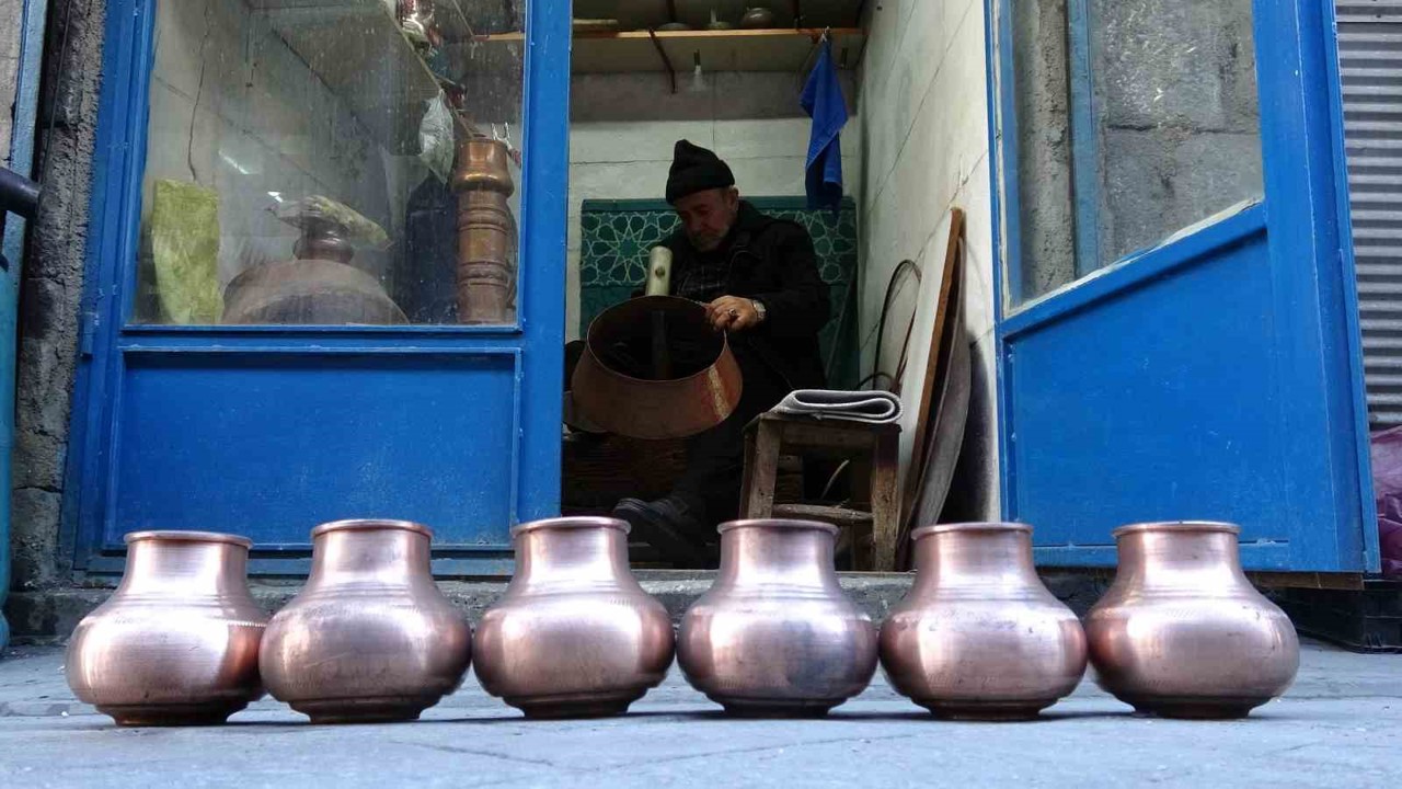 Gaziantep’in en yaşlı bakır ustası
