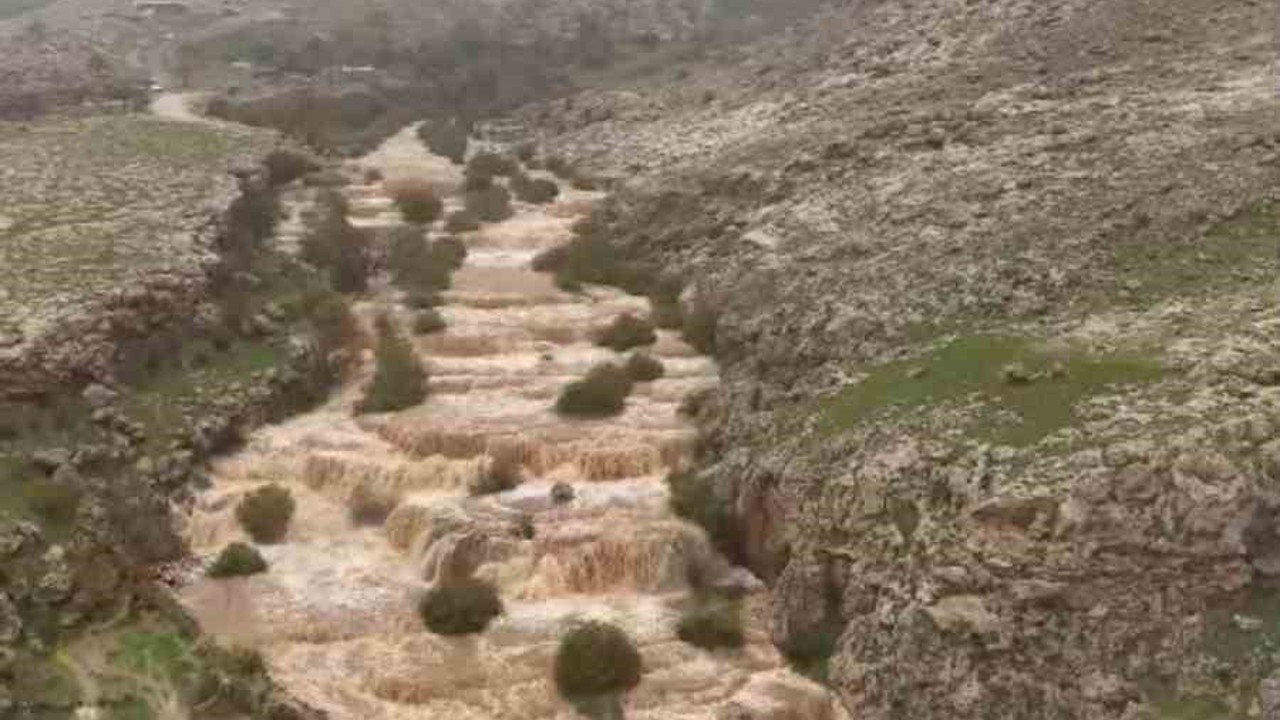 Yağışların ardından Emrud Şelalesinin debisi yükseldi
