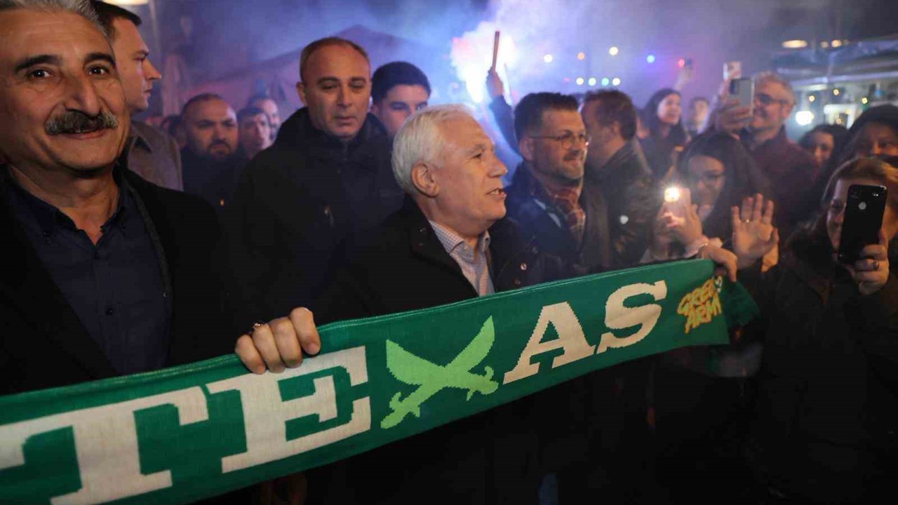 Tahanlı Pide ve çaylar başkan Bozbey’den
