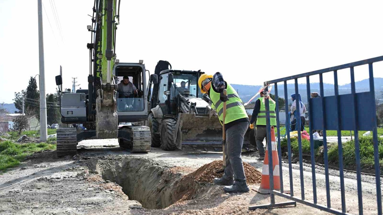 Selendi’de iki mahallenin daha altyapı sorunu tarih oluyor
