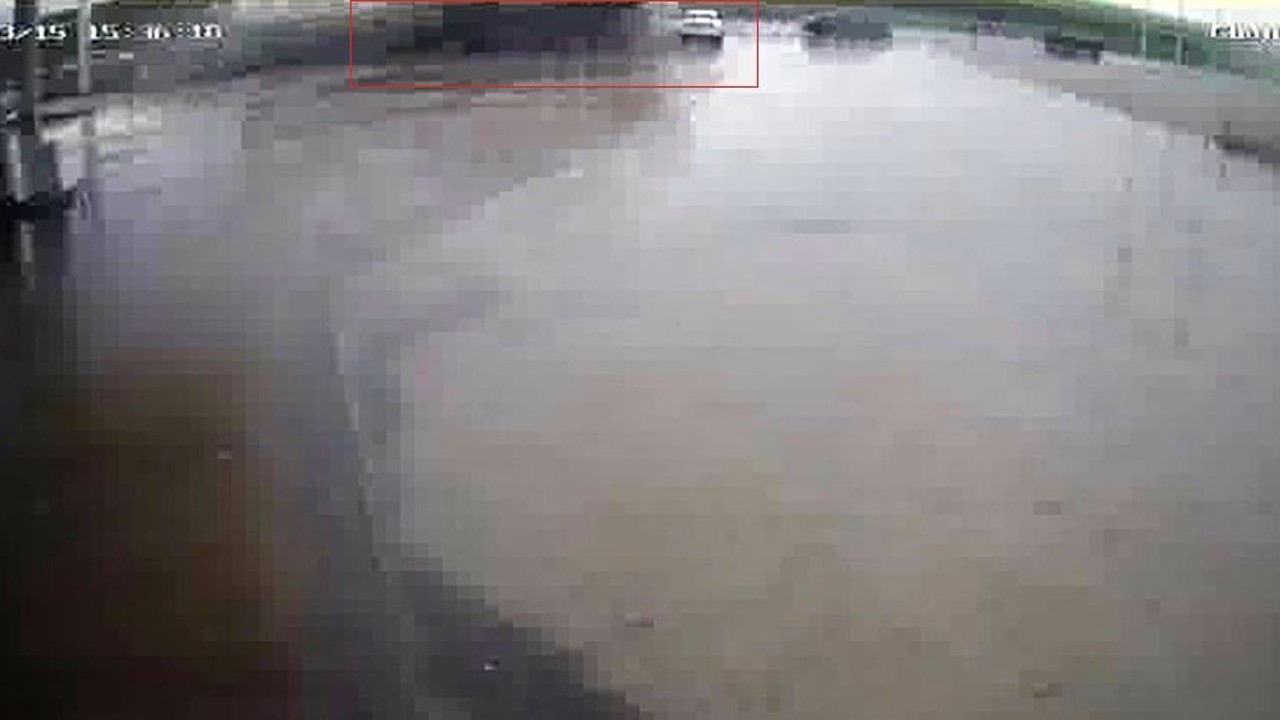 Diyarbakır’da tır otomobili biçti: 2 yaralı
