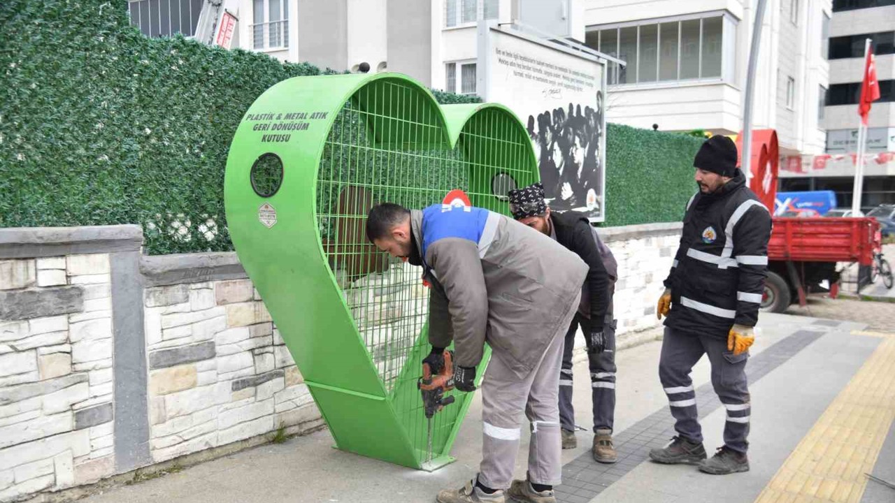 Atakum’a doğa dostu geri dönüşüm kutuları
