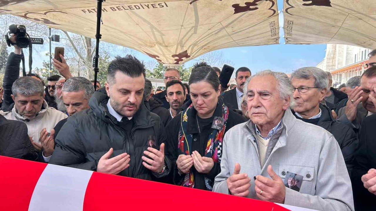 İlber Ortaylı için Fatih Camii’nde cenaze töreni düzenleniyor
