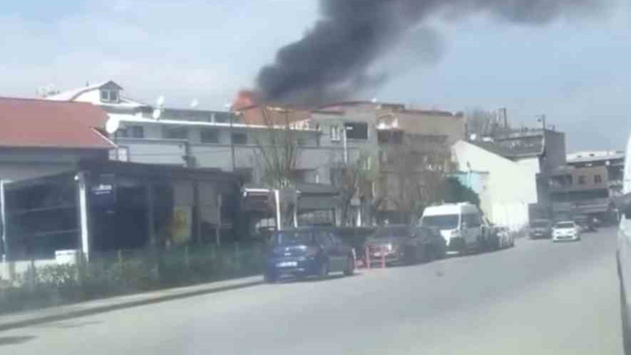 Bursa’da çatı katı alevlere teslim oldu
