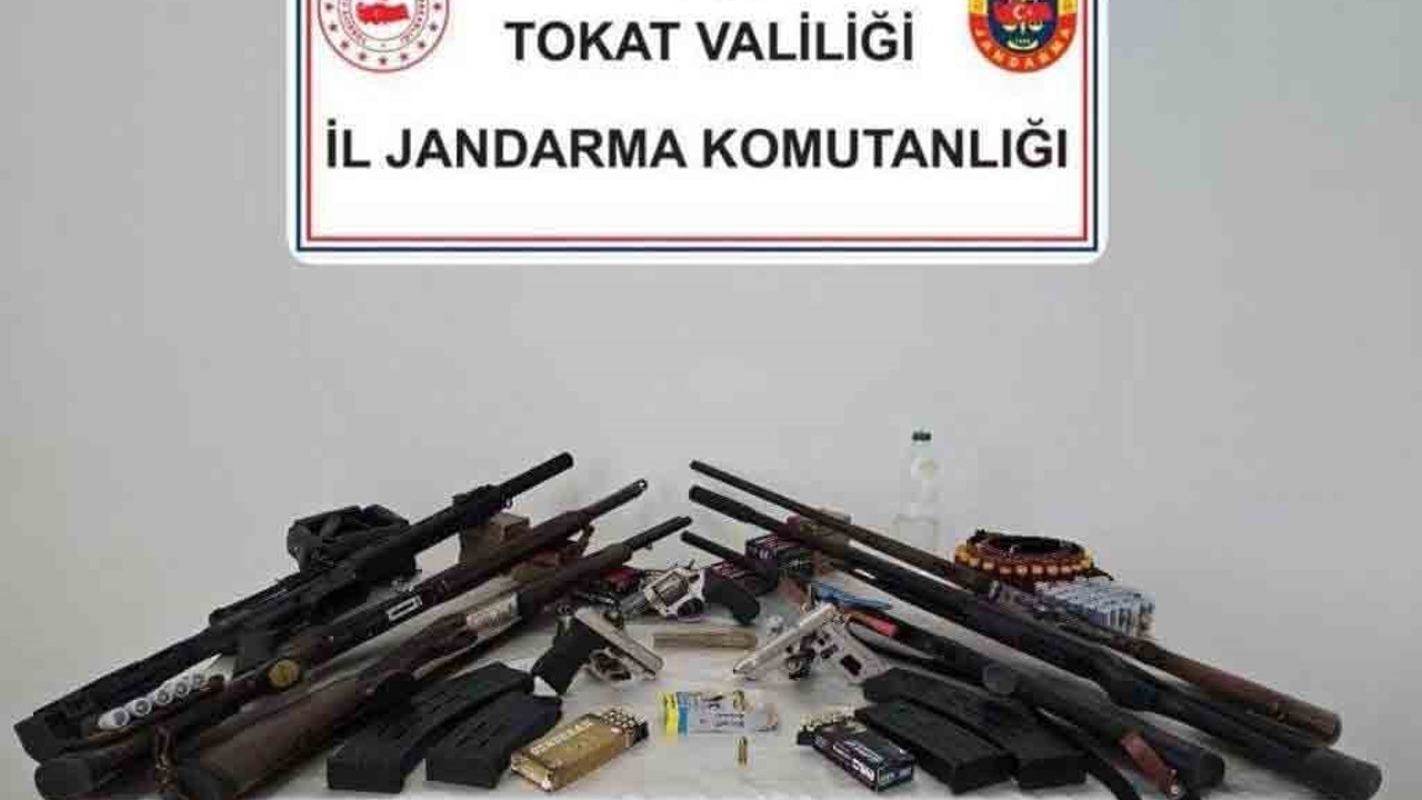 Tokat merkezli operasyonda çok sayıda silah ve mühimmat ele geçirildi
