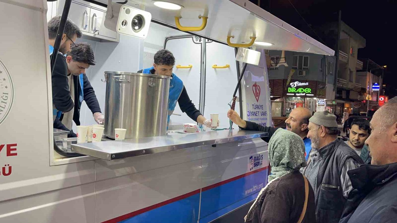 Osmaniye’de Kadir Gecesi’nde camiler doldu taştı
