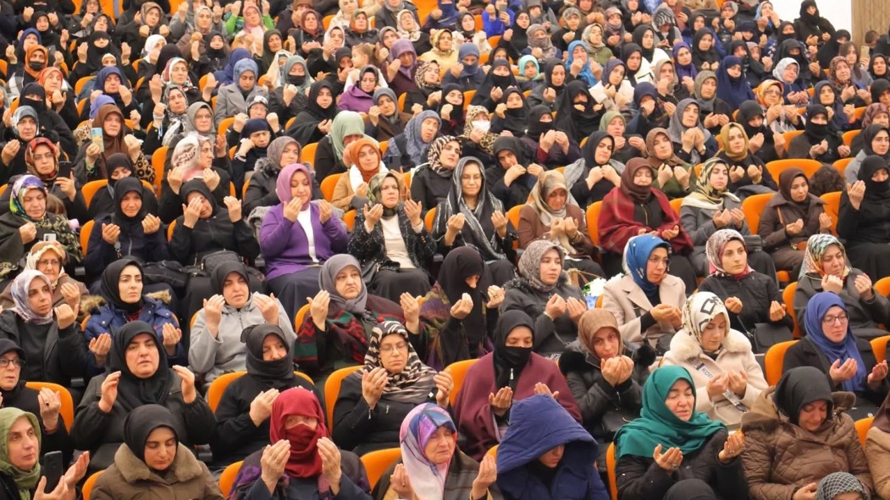 Bayburt’ta kadınlara yönelik Kadir Gecesi programı düzenlendi

