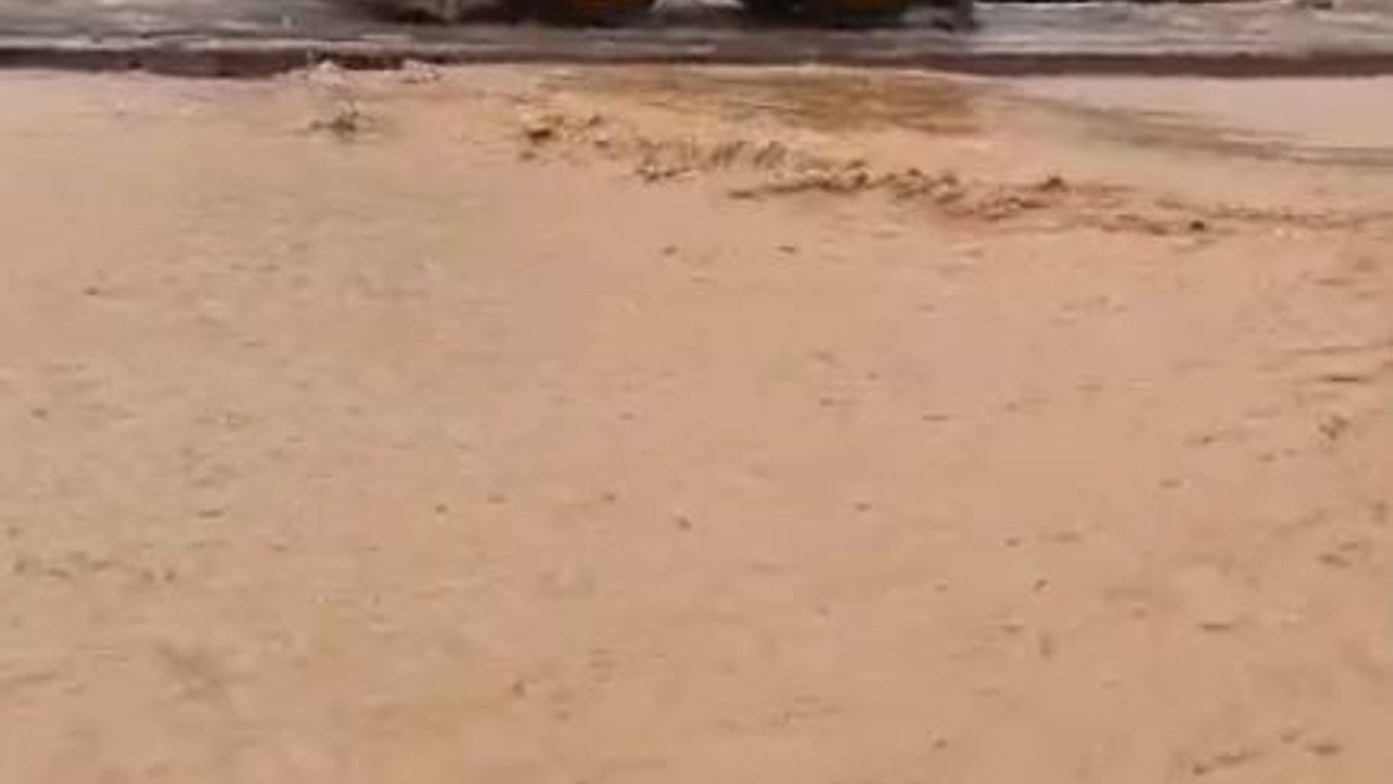 Gaziantep’te yollar göle döndü
