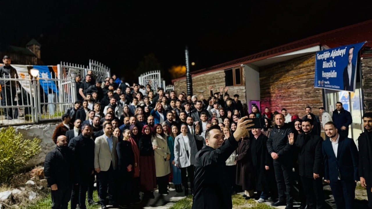 AK Parti Gençlik Kolları Genel Başkanı Yusuf İbiş Bilecik’te gençlerle buluştu

