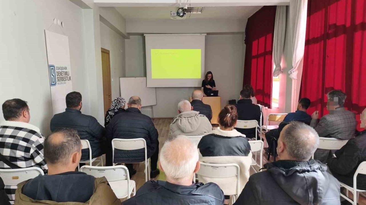 Yükümlülere bilinçli ilaç kullanımı anlatıldı
