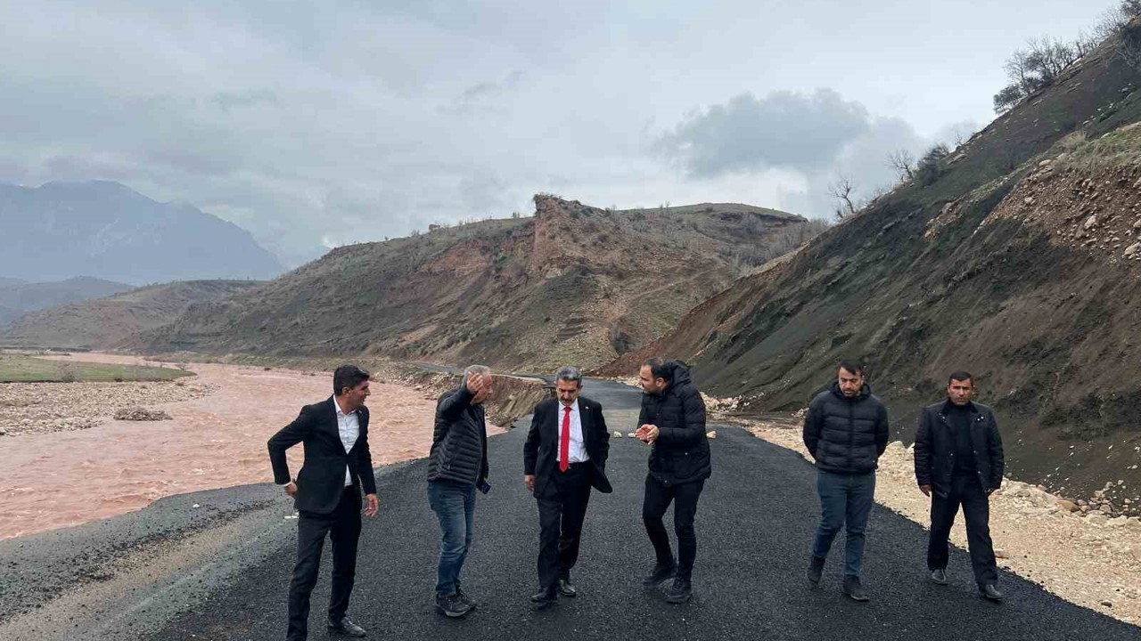 Şırnak’ta sel alarmı: Güneyce yolunu dere yuttu, ekipler seferber oldu
