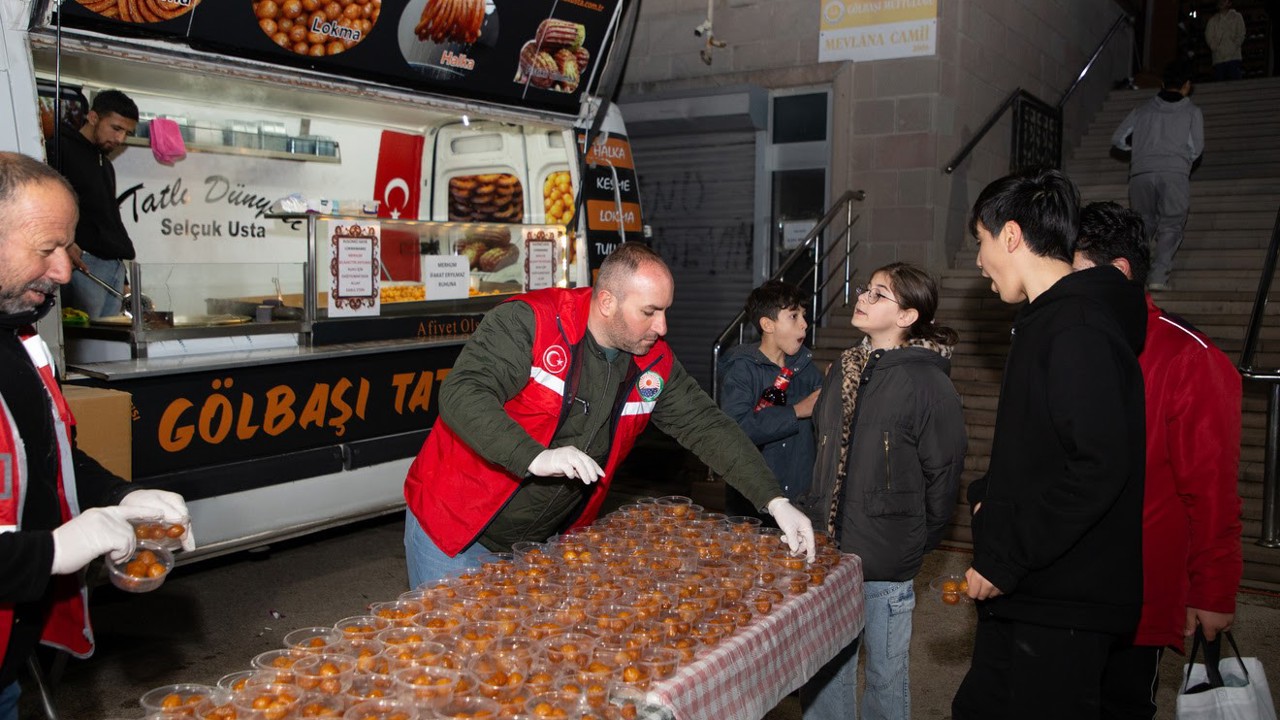 Gölbaşı’nda Kadir Gecesi’nde dualar semaya yükseldi
