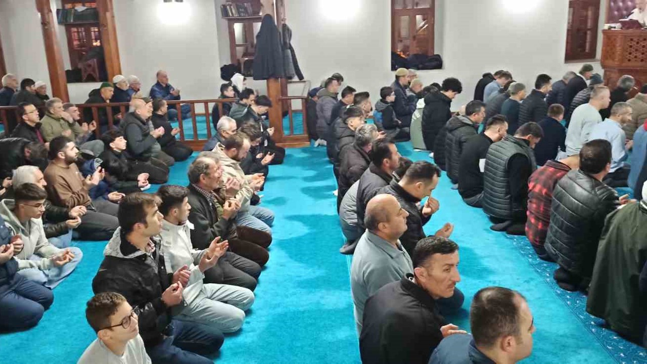 Devrek’te Kadir Gecesi coşkusu
