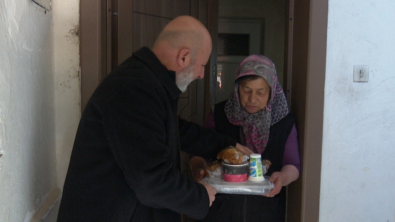 Hizmetleriyle gönüllerde taht kuran Başkan Çolakbayrakdar’a dualarla teşekkür
