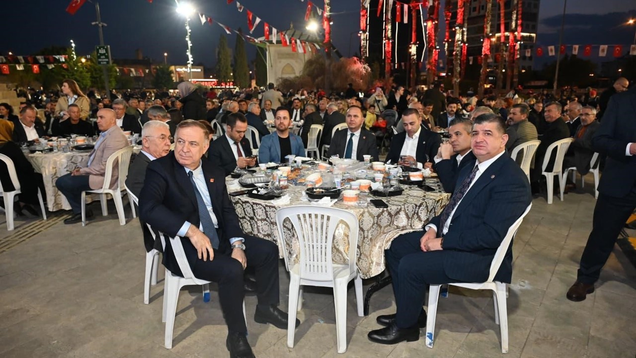 Kepez’den Kadir Gecesi’nde 5 bin kişilik birlik sofrası
