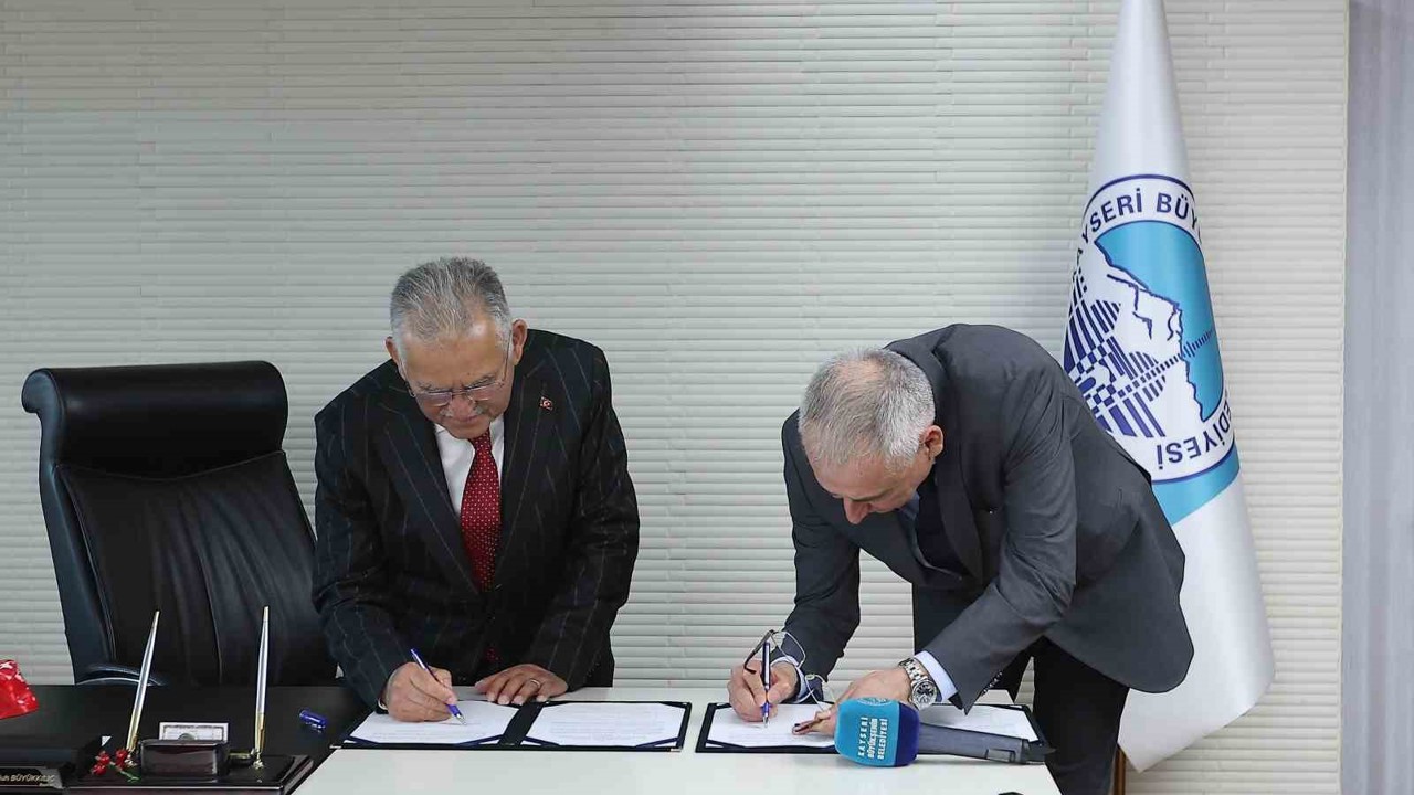 Başkan Büyükkılıç, Kartal Katlı Kavşağı için besmeleyi çekti, imzayı attı
