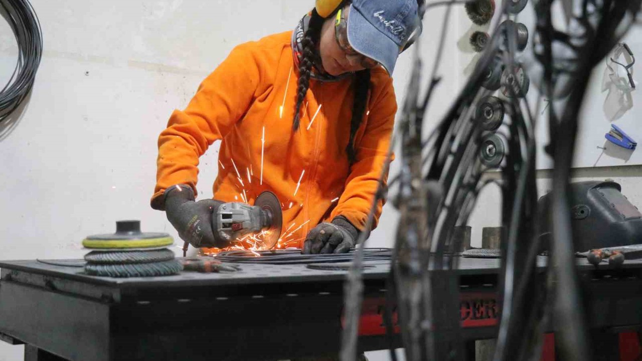 12 metrekarelik dükkandan dünyaya açılan kapı
