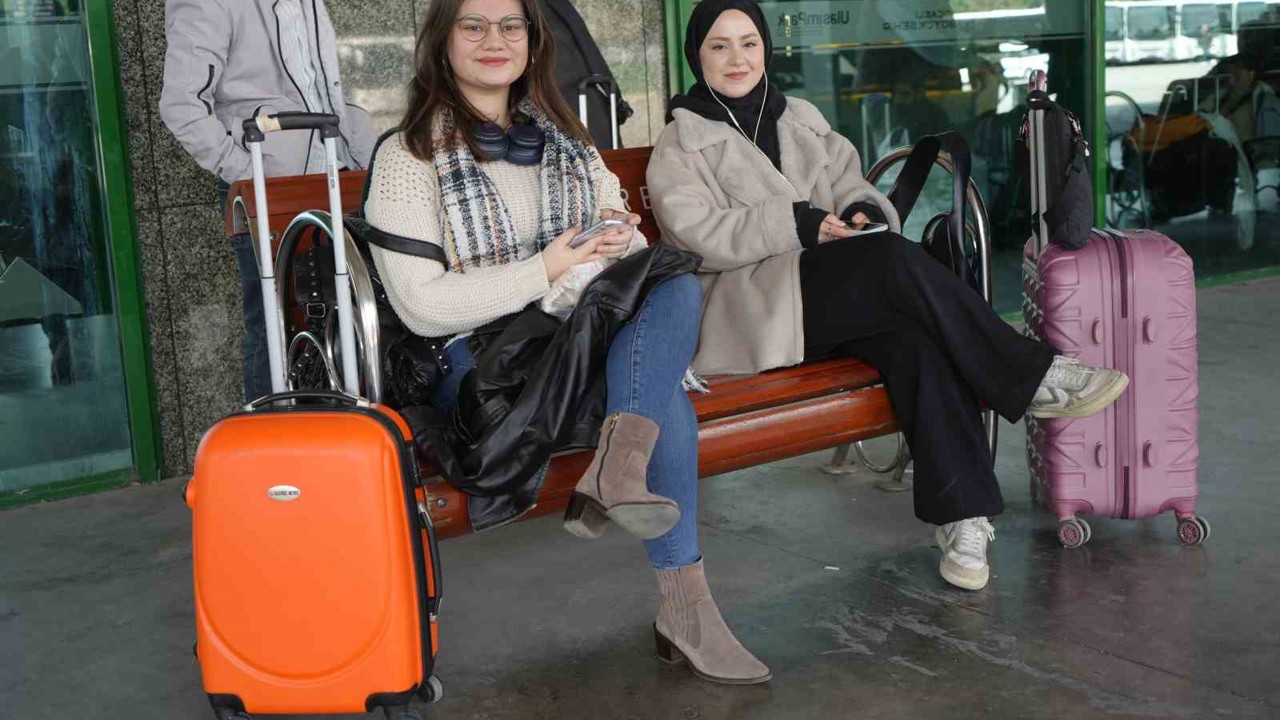 Kocaeli’de otogarda bayram yoğunluğu: Mardin’e biletler tükenme aşamasına geldi
