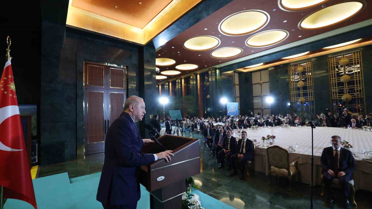 Cumhurbaşkanı Erdoğan: "İsrail; tamamen keyfi sebeplerle Mescid-i Aksa’yı 17 gündür Müslümanların ibadetine kapalı tutuyor"
