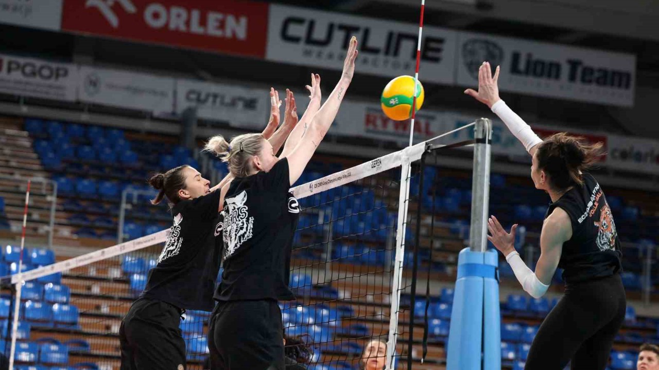 Eczacıbaşı Dynavit dörtlü final için sahada
