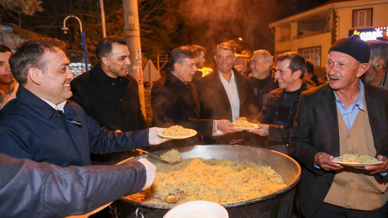 700 yıldır sürdürülen ’Kadir pilavı’ geleneği bu yıl da devam etti
