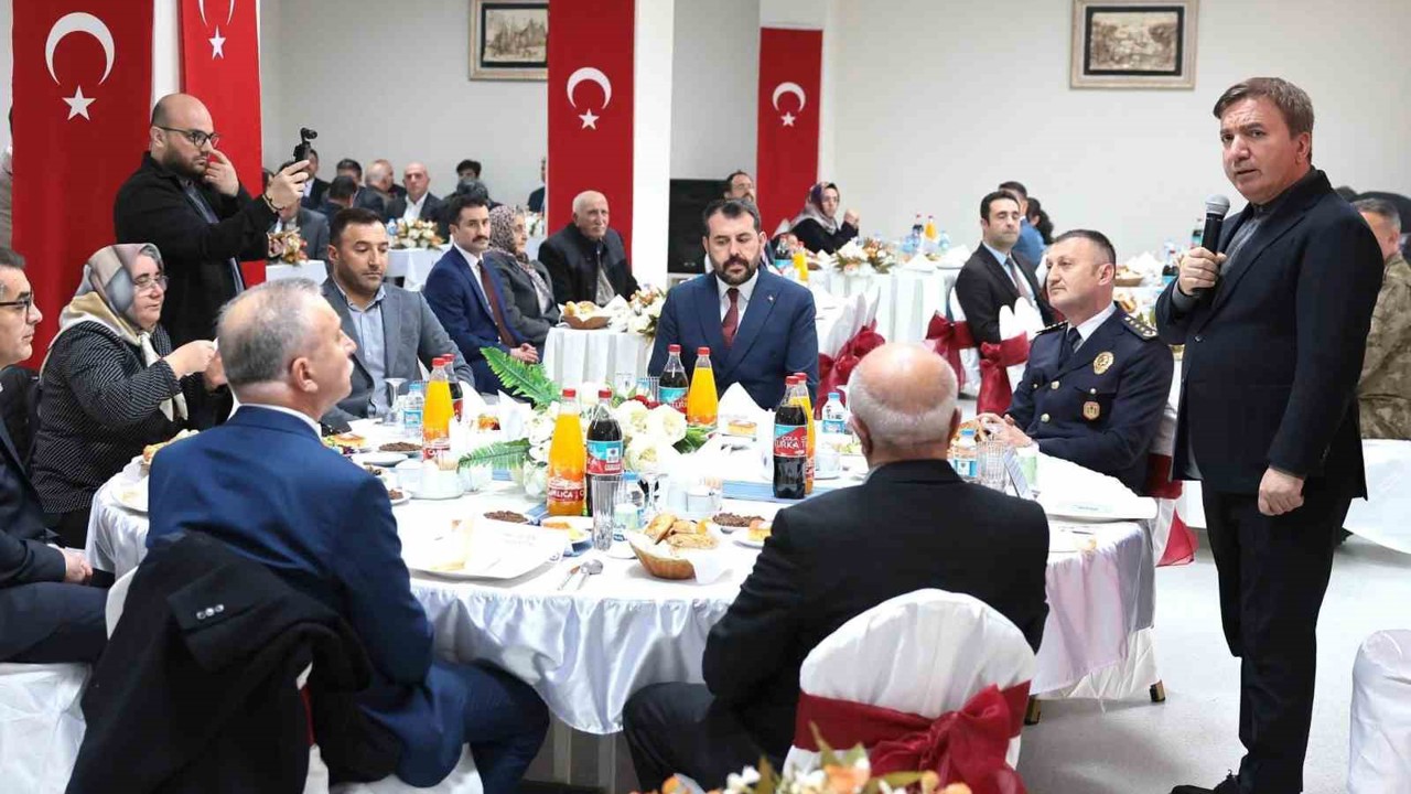 Vali Aydoğdu, Erzincan’da şehit aileleri ve gazilerle iftarda buluştu
