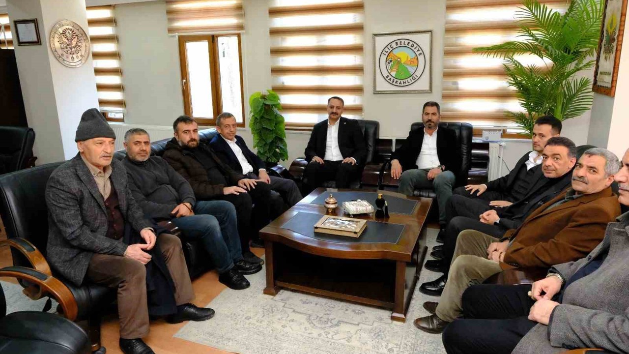 Tanoğlu, İliç’te esnafı ziyaret etti, iftarda buluştu
