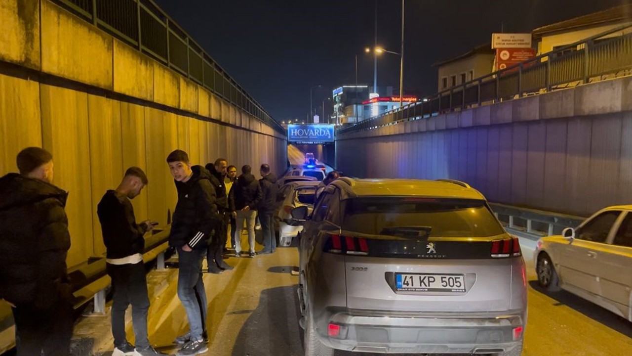 Bursa’da zincirleme trafik kazası sonrası kavga çıktı
