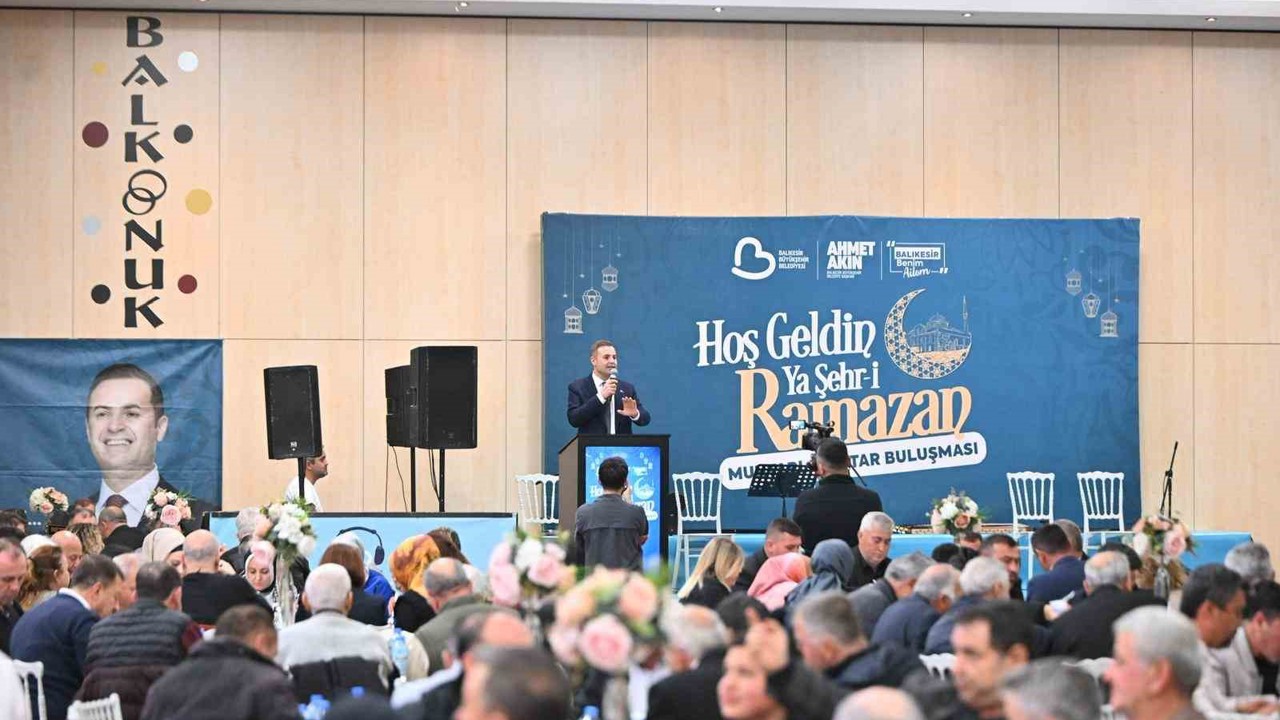 Başkan Akın, muhtarlarla iftarda bir araya geldi
