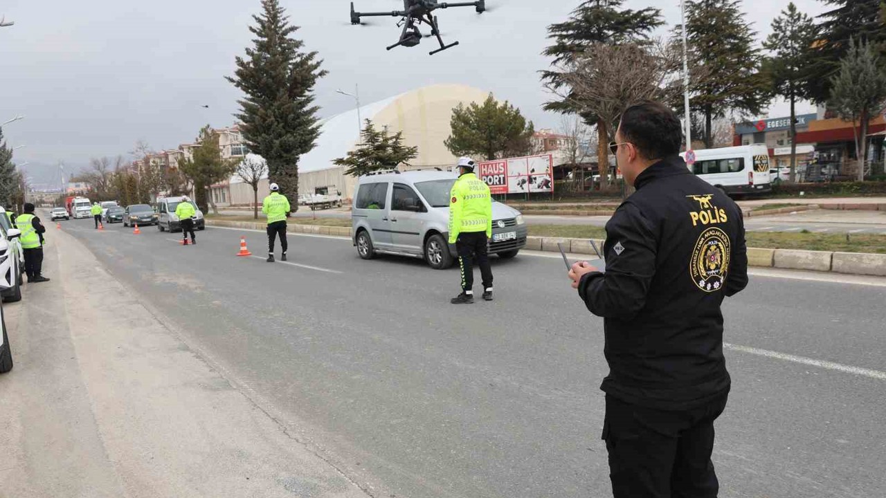 Elazığ’da dron destekli trafik uygulaması
