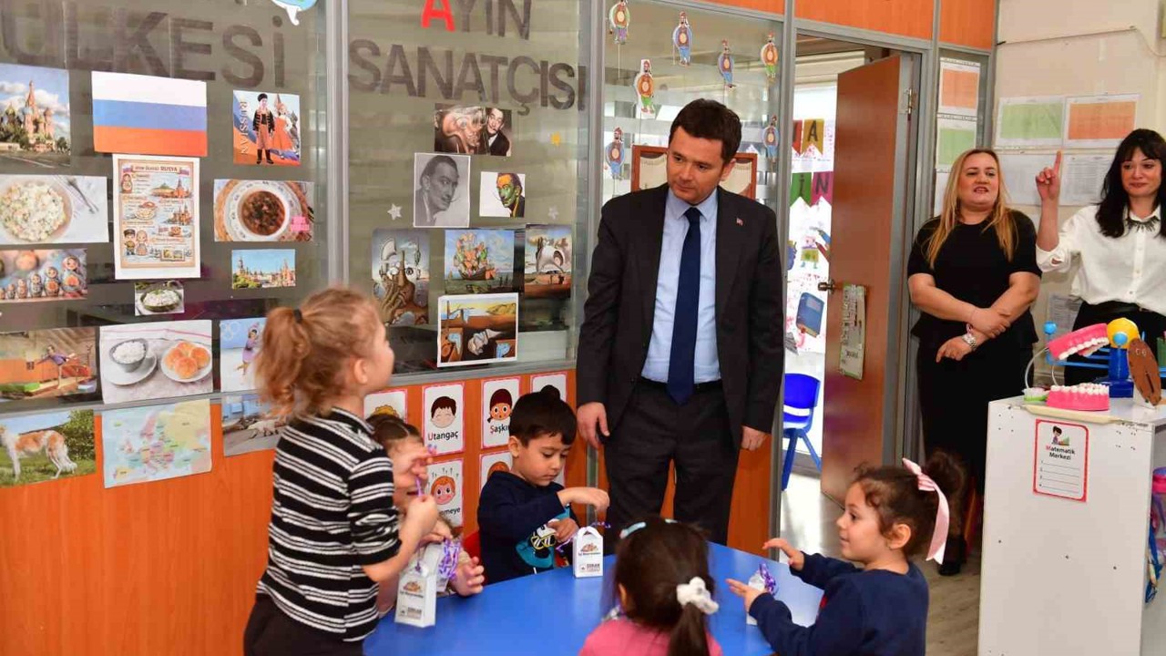 Başkan Erkan Aydın’dan çocuklara bayram ziyareti
