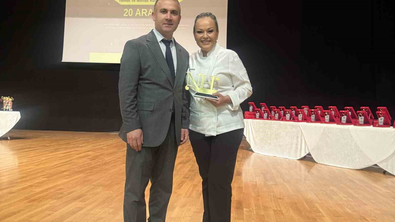Türk mutfağı şefi Özlem Mekik ‘Yılın En İyi Kadın Şefi’ seçildi
