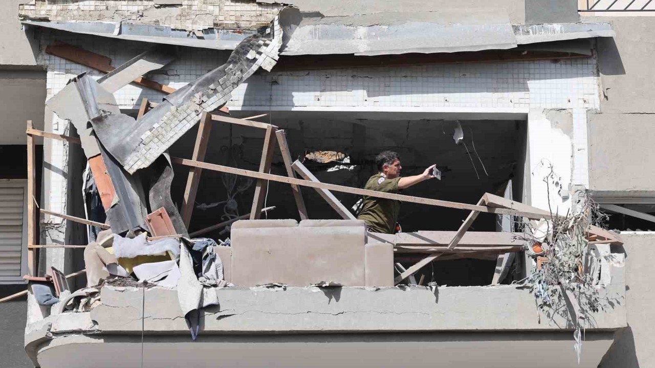 İran’ın İsrail’e misilleme saldırılarında can kaybı 15’e yükseldi
