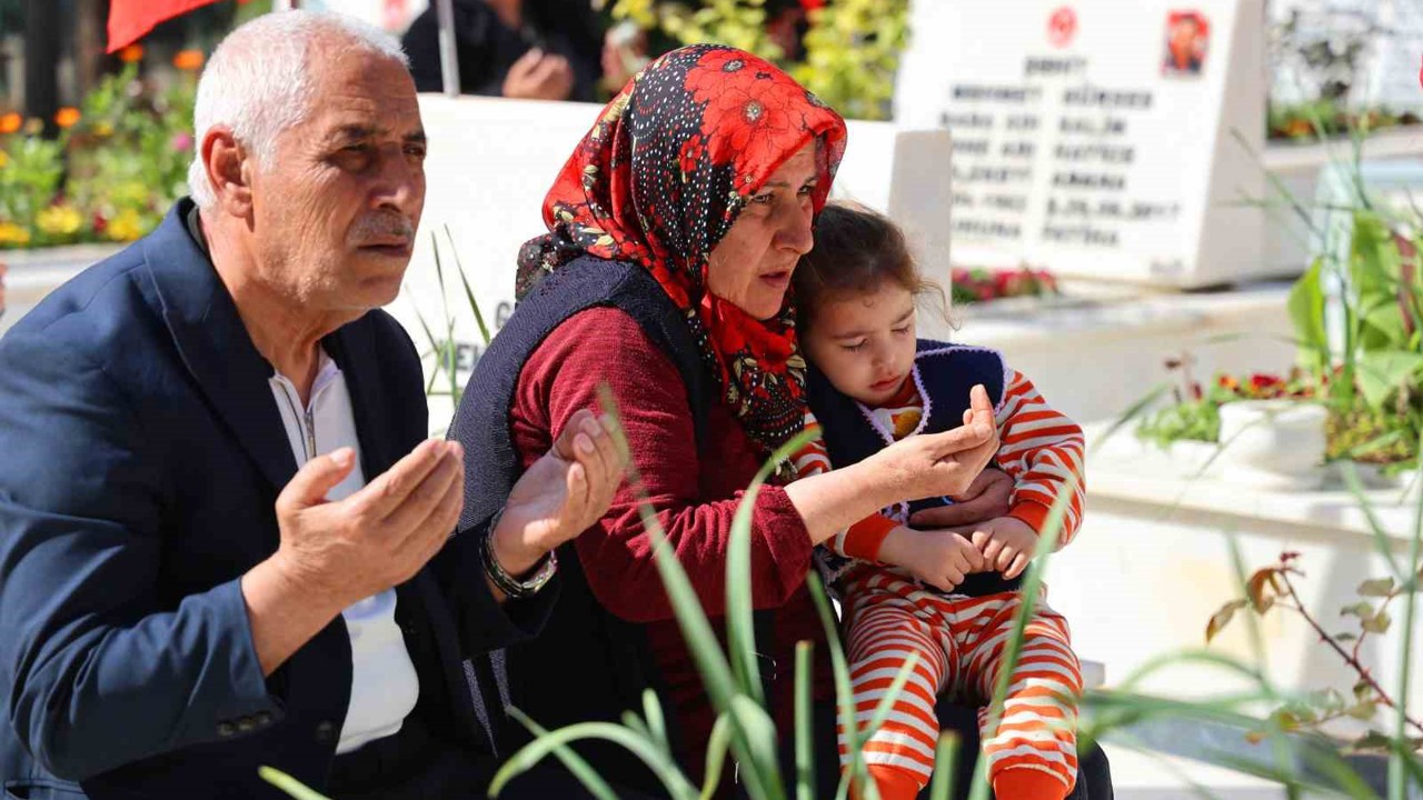 Adana’da şehitler unutulmadı
