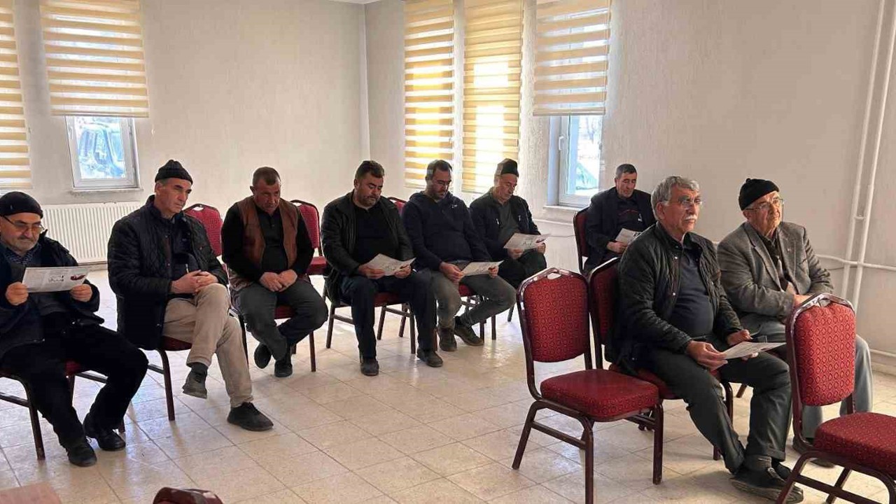 Çiftçilere yönelik doğru sulama ve gübreleme eğitimi
