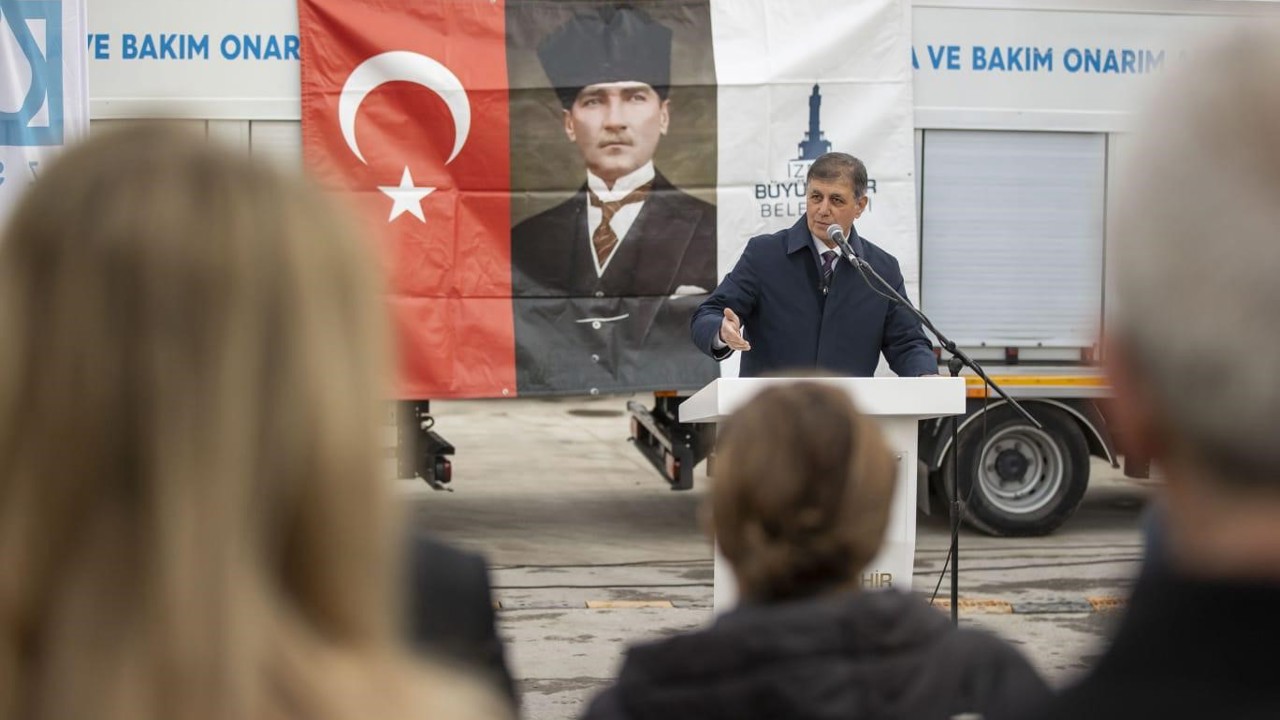Cemil Tugay, İZSU personeli ile bayramlaştı: "İZSU bizim gururumuzdur"
