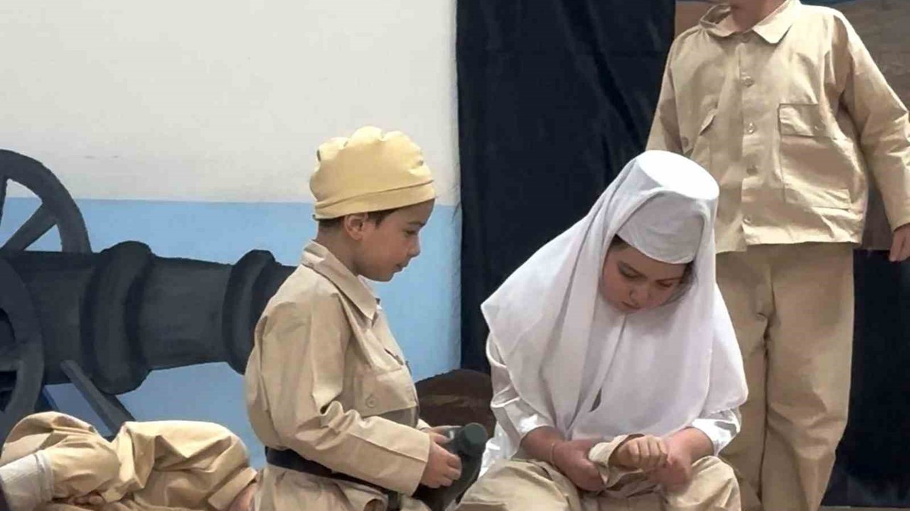 Minik yürekler, Çanakkale ruhunu sahneye taşıdı
