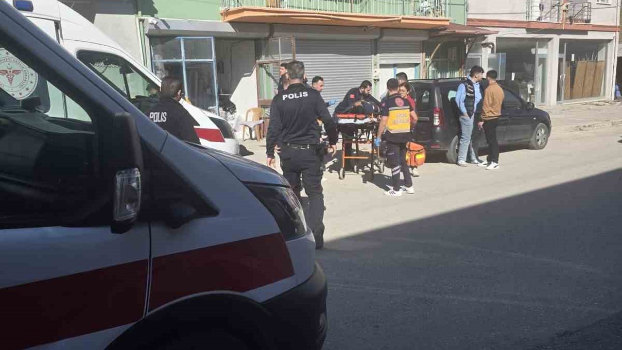 Eski karısını bacağından pompalı tüfekle yaralayan şahıs ve iş yeri sahibi tutuklandı
