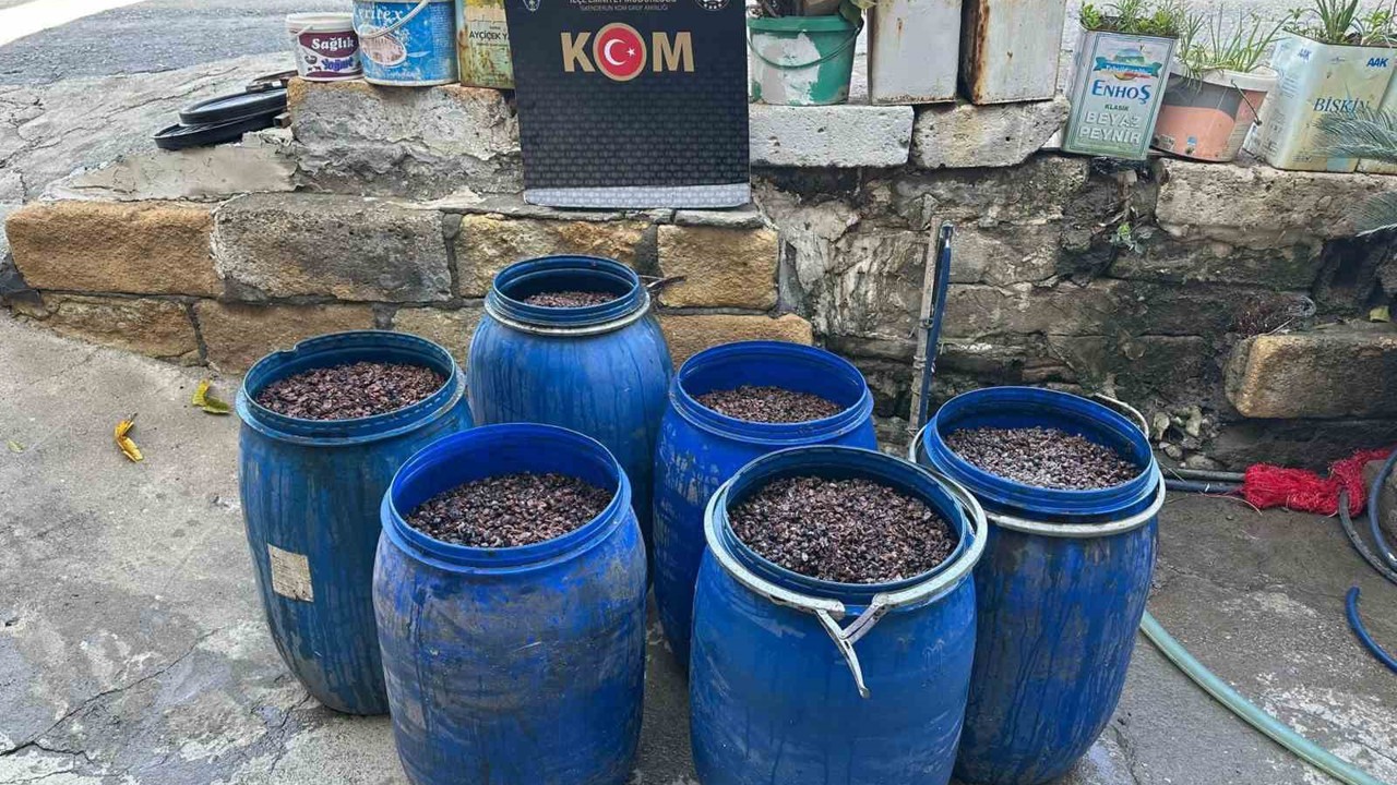Hatay’da 790 litre kaçak alkol ele geçirildi

