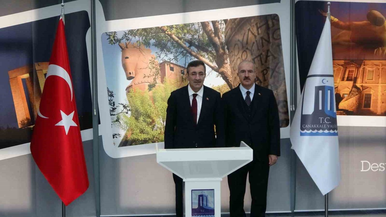 Cumhurbaşkanı Yardımcısı Cevdet Yılmaz, Çanakkale Valiliğini ziyaret etti
