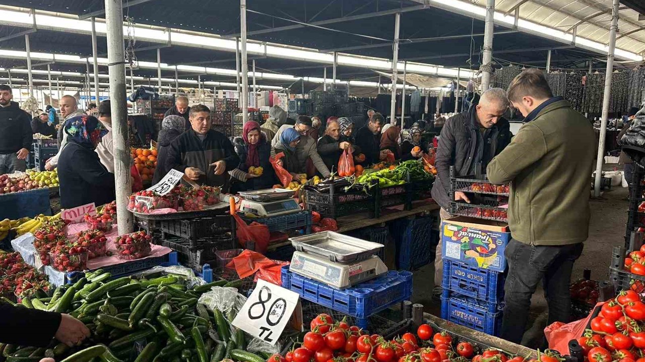 Bayram yoğunluğu: Esnafın yüzü güldü
