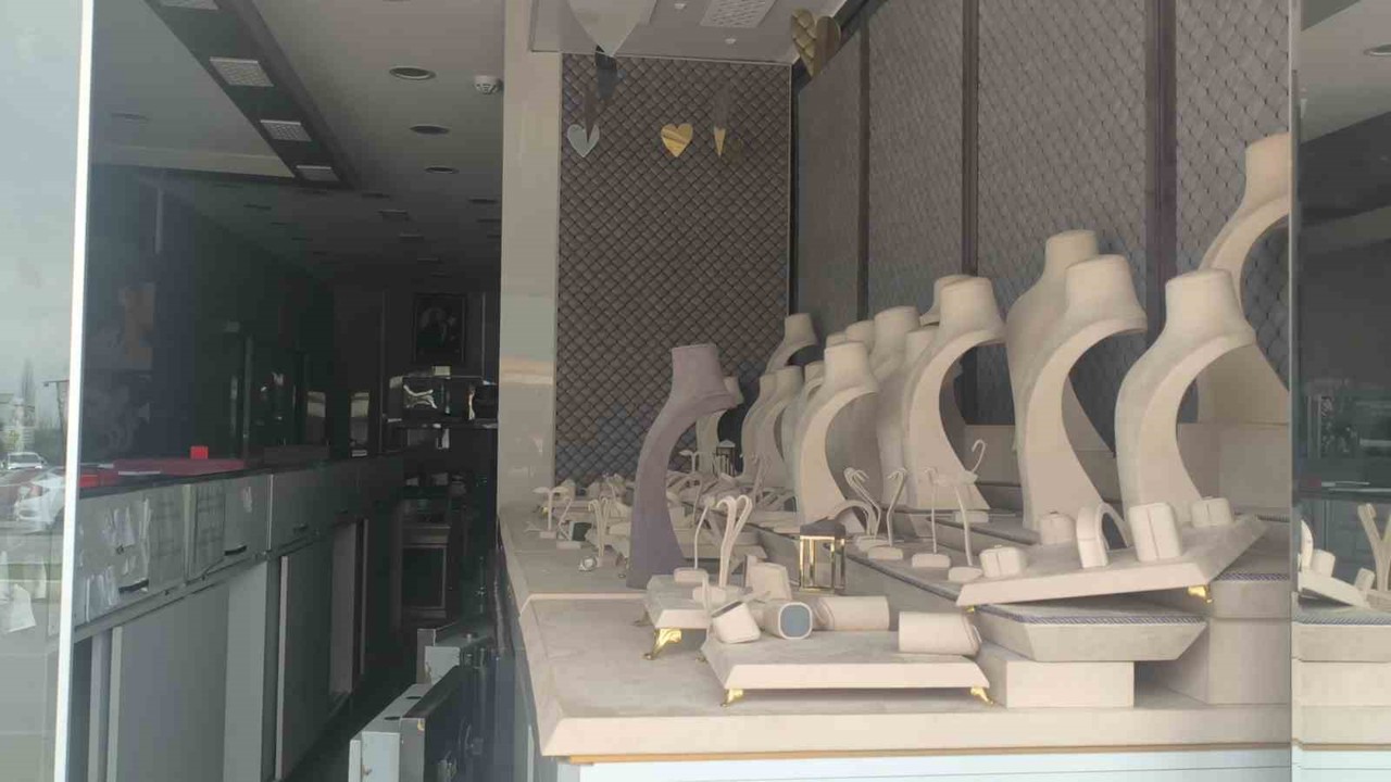 Antalya’da ’emanet’ ve ‘kar payı’ vaadiyle 50 milyon liralık dolandırıcılık iddiası
