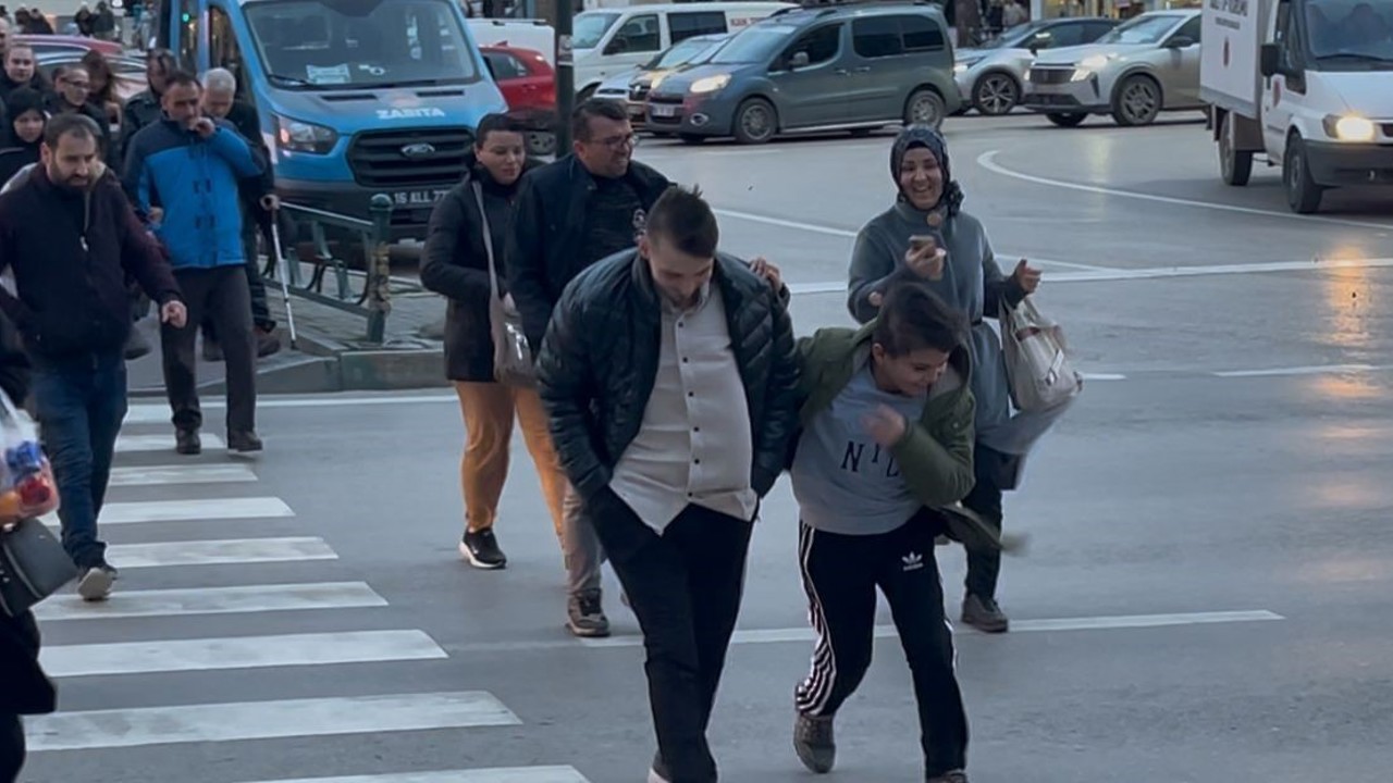 Bursa’da fırtına uyarısı.. Vatandaşlara "tedbirli olun" çağrısı
