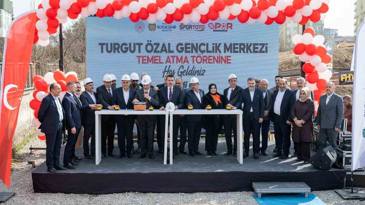 Turgut Özal Gençlik Merkezi’nin temeli atıldı

